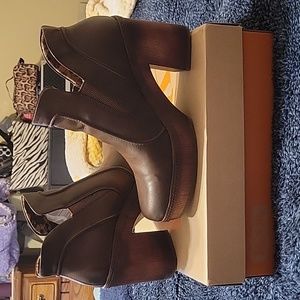 Korks booties sz.8.5